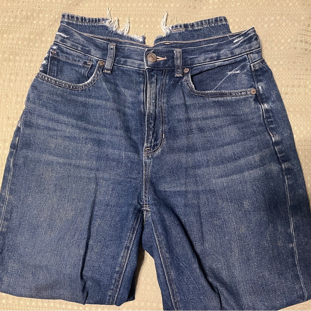 American Eagle Outfitters Mom Jeans